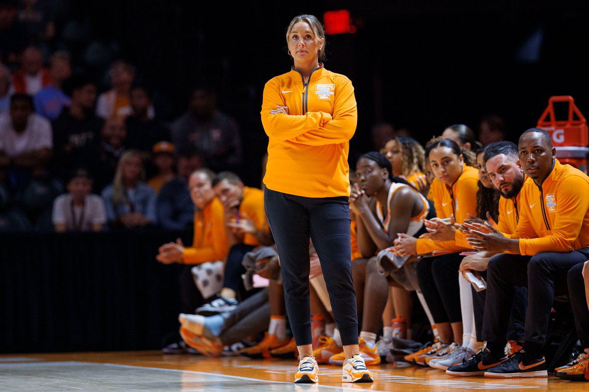 It's Coach Kim's special day 🎂🎉

Happy birthday, <a href="/CoachKim_/">Kimberly Caldwell</a>!!