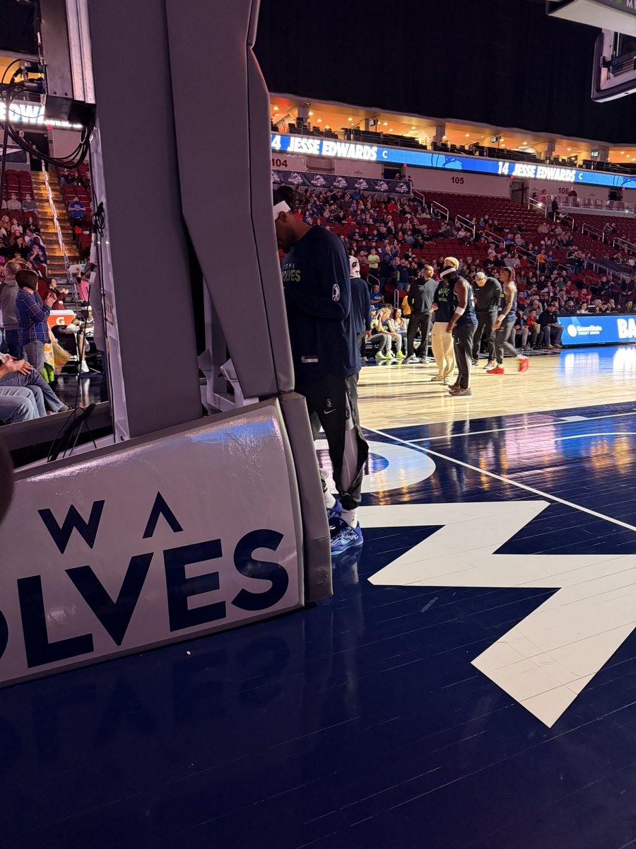 CamCrazyDukeFan's tweet photo. Catching @TrevorKeels and the @iawolves with Cameron!! #LetsGoWolves #GoTrevor https://t.co/vjy49jjNlE