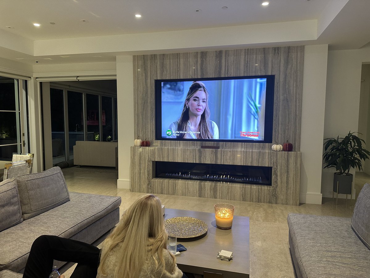 brandonredcup's tweet image. #ALittleWomensChristmas #ALWC