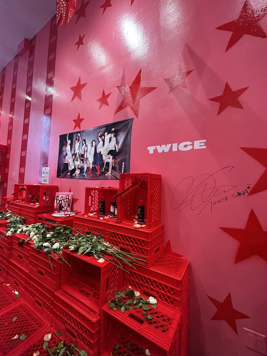 httpallisonn's tweet image. TWICE POP UP IN LA‼️ they had such  cute merch but were sold out of almost completely everything when I got there sadly!! i think they said they were restocking a bit of item’s tomorrow but not sure completely!! #TWICEPopUp #TWICE #TWICE_STRATEGY #TWICEINLA