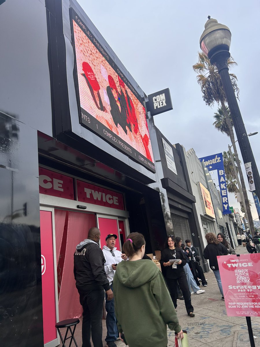httpallisonn's tweet image. TWICE POP UP IN LA‼️ they had such  cute merch but were sold out of almost completely everything when I got there sadly!! i think they said they were restocking a bit of item’s tomorrow but not sure completely!! #TWICEPopUp #TWICE #TWICE_STRATEGY #TWICEINLA