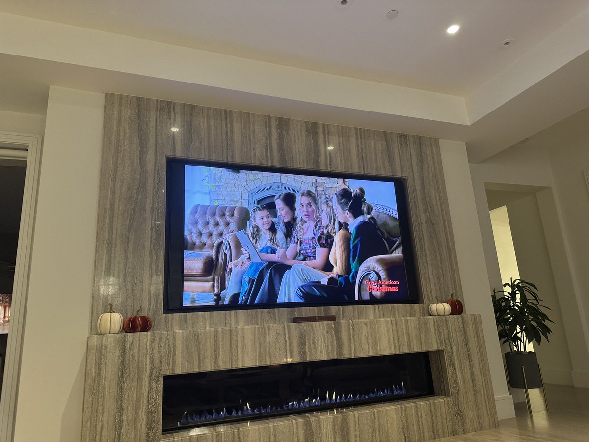 brandonredcup's tweet image. Let’s Go March sisters #ALittleWomensChristmas #ALWC