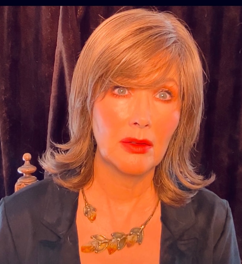 JanineTurner's tweet image. My Saturday? Auditioning! Maybe this time I’ll win!! (Isn’t my necklace cool… my mother gave it to me years ago. I’m just starting to wear it… funny how things sit around until their time… ) Happy Saturday night! #saturday #auditioning #actor #hollywood #art #love #jewelry