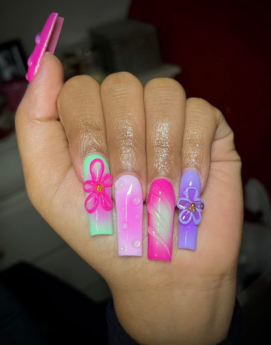 seleena6166's tweet image. These are so fyeeee 😍😍😍😍😍😍😍😍😍
( not my nails )