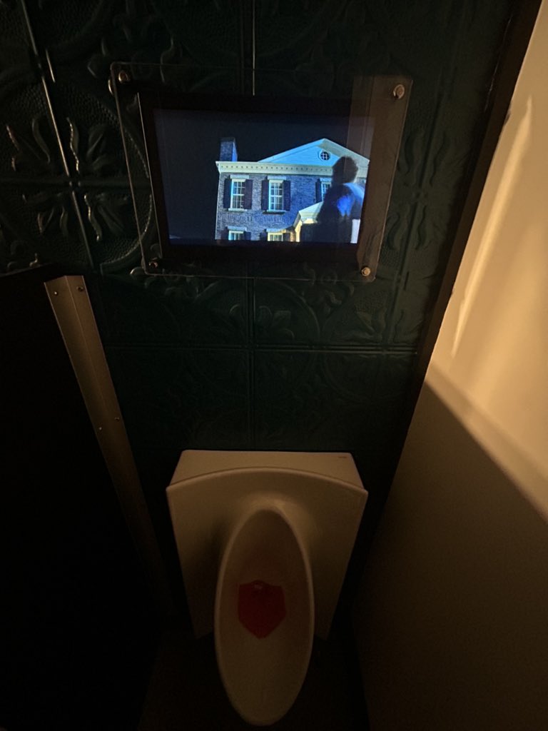 Could watch the damn game here all night.
