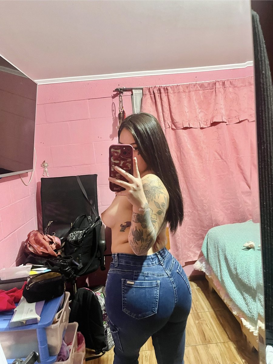 ro_qalil's tweet photo. Con o sin jeans👖 ?
en la segunda foto se me corrió un poquito el calzón para el lado ,disculpen 😳 https://t.co/9PULHBz6Gh