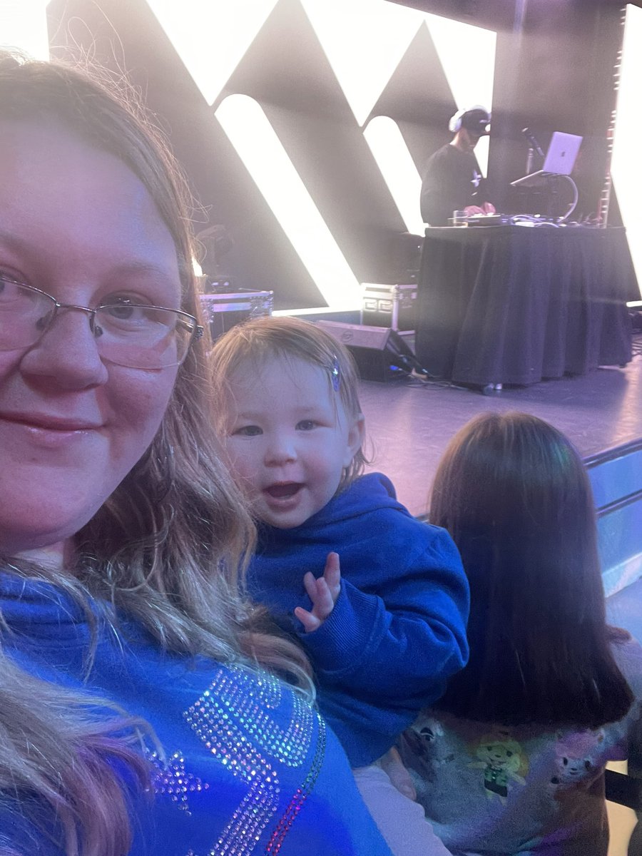 maria_JLS's tweet photo. My eldest’s birthday next weekend so we celebrating a week early in style watching one of our faves ☺️💙 Thank you @AstonMerrygold for everything honestly you don’t know how much you have saved my life and now watching my girls love you is my world 🥰💙💙 https://t.co/GdBb68VjxL