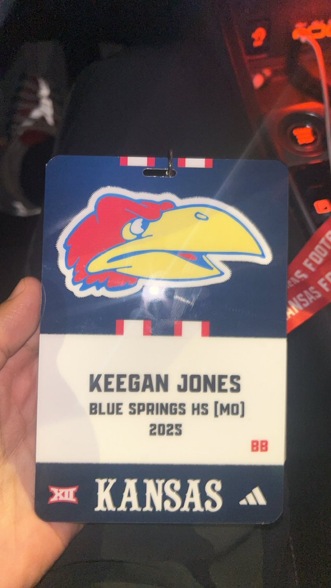 KJDA111's tweet photo. Had a great time at @KU_Football thank you @DKMcDonald1 nice speaking with you @CoachWatkins17 @JJPaul53 @WOWKCfootball @JPRockMO @PrepRedzoneMO @PrepsKC @On3Recruits @NateLatsch @810varsity @Varsitycombine1 @CoachMiklos https://t.co/aDpUHExV1h