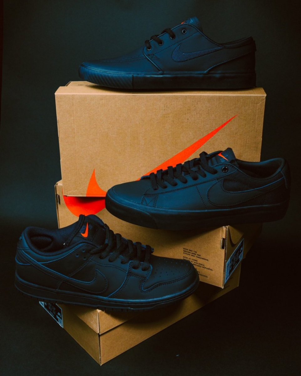 tonkatuduki's tweet photo. 今日スニ👟
Nike SB Dunk Low Pro ISO "Triple Black"

INSTANT &amp;FTC
2枚抜き🎉実物最高😃
ありがとうございます🙇‍♂️

この年になって最近禁煙🚭をはじめました😀

･禁煙時間：8日19:17:58
･禁煙できた本数：352本
･節約できた金額：10,208円
･延びた寿命：1日8���間16分
#禁煙ウォッチ https://t.co/4wf1KHyuPl