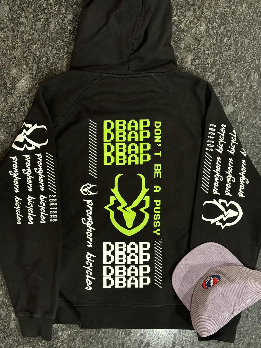 idgaffoods's tweet image. idgaffoods x Pronghorn Bicycles collab hoodie is 🔥🔥 #idgaffoods #DBAP