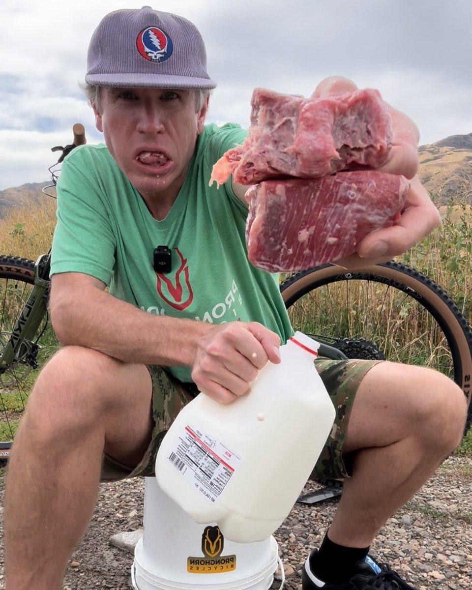 idgaffoods's tweet image. idgaffoods x Pronghorn Bicycles collab hoodie is 🔥🔥 #idgaffoods #DBAP