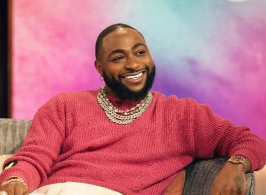 O_DivineFavour's tweet photo. What's new? I Painted @davido with Palm Oil 😋 ..please watch and tell me what you think.. #davido #art #create #nigeria #HappyBirthday #timeless https://t.co/h82DolV4cB
