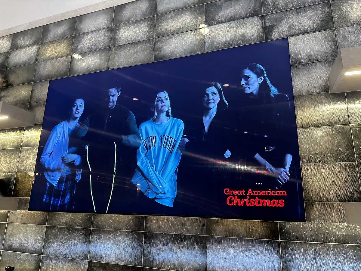 brandonredcup's tweet image. #ALittleWomensChristmas #ALWC 
What movie we nodding at?