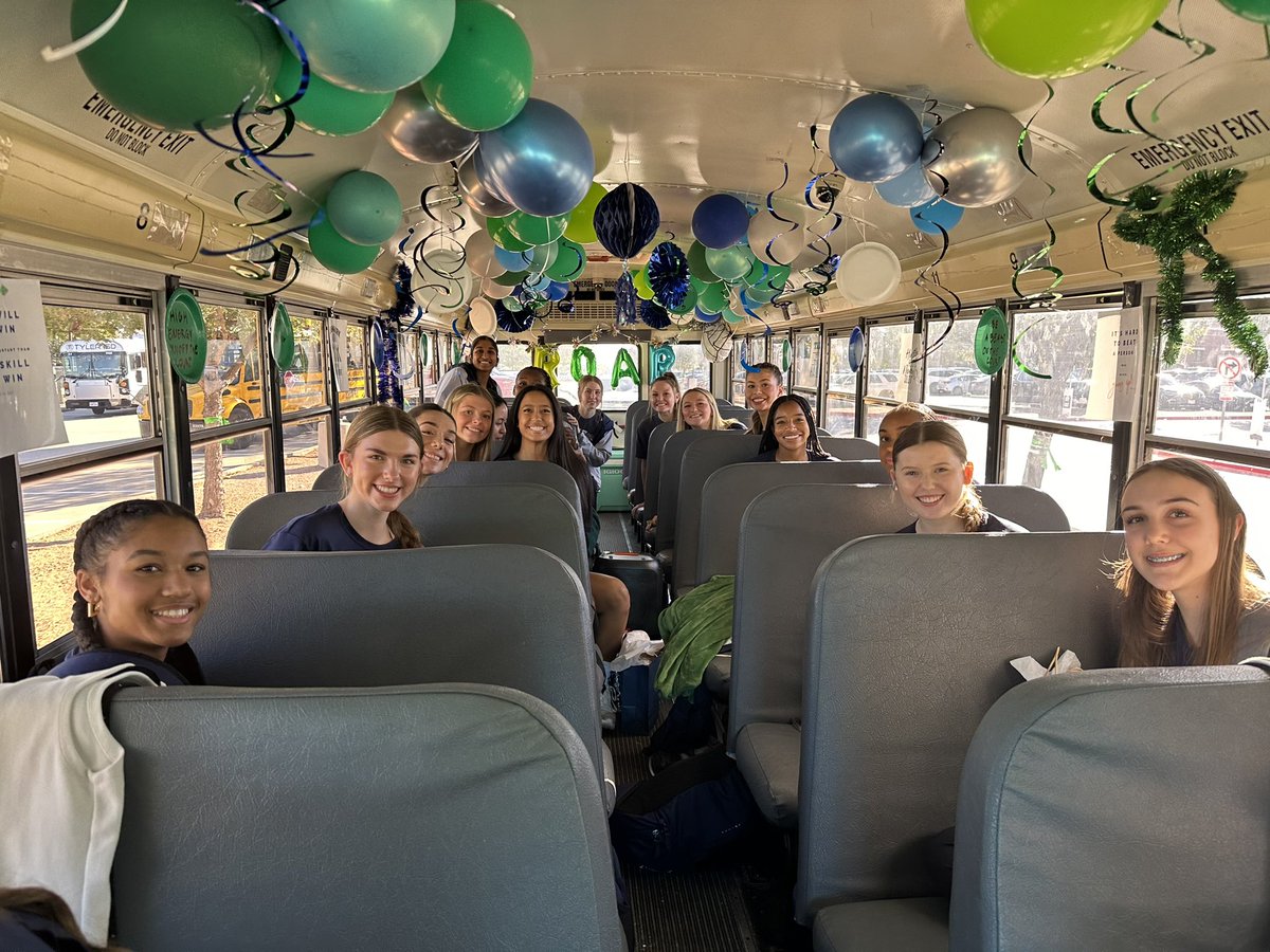 Your 2024 Varsity Reedy Volleyball Girls! We are so proud of this group of girls and their season that they had! Elite 8 for the 4th year in a row, what an amazing accomplishment!! We can’t wait to start back up and get ready for next year. 💚🦁💙 #OPMD
