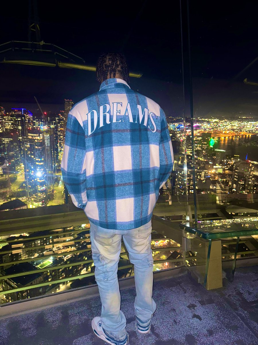 CBThaStrap's tweet photo. No matter how rich I get I still feel like a hood 🥷🏾🖤〽️ https://t.co/w8DJan7X5y