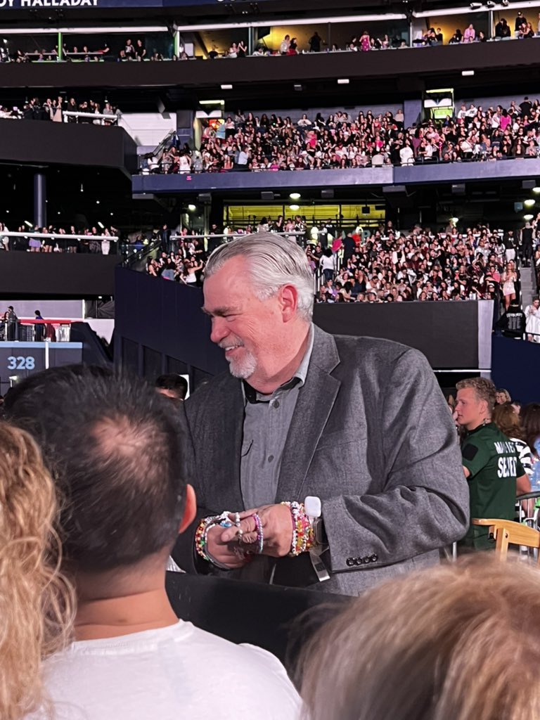 rlbaber22's tweet photo. Found a picture of Travis, 30 years in the future, handing out bracelets at Taylor’s Vegas residency. https://t.co/sQ7dccR2wW