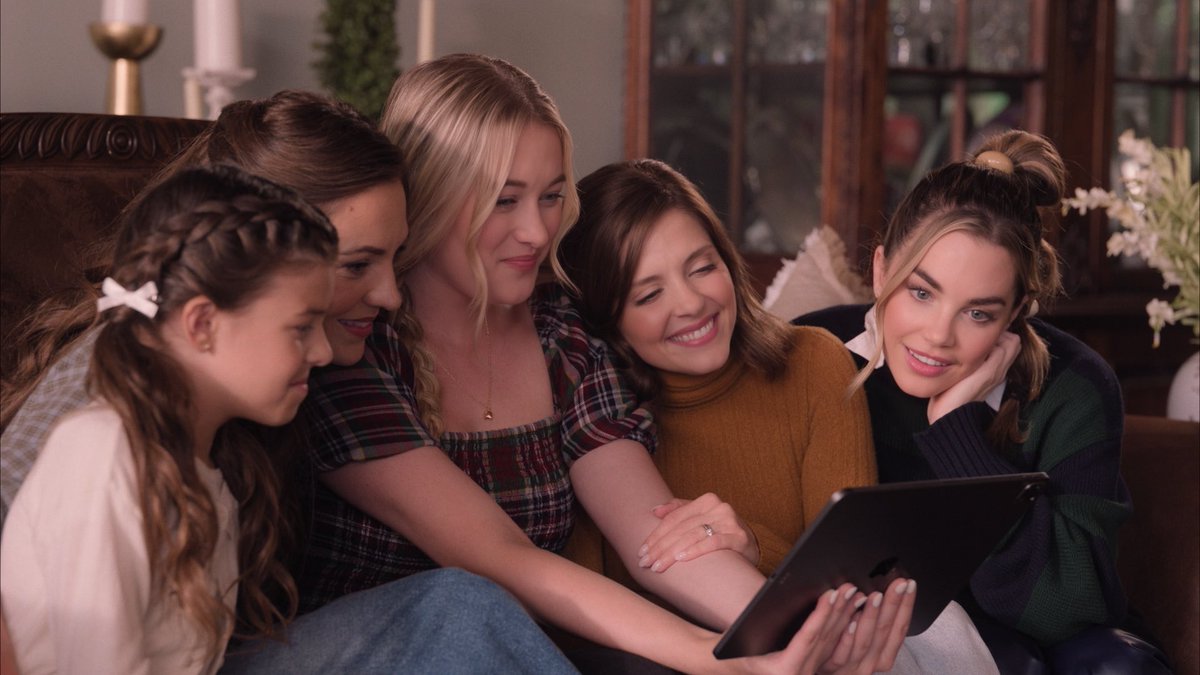 jen_lilley's tweet image. Love my March sisters! ❤️
@GAfamilyTV @juliareilly522 @LauraOsnes #JillianMurray #ALittleWomensChristmas #ALWC #GreatAmericanFamily @brandonredcup