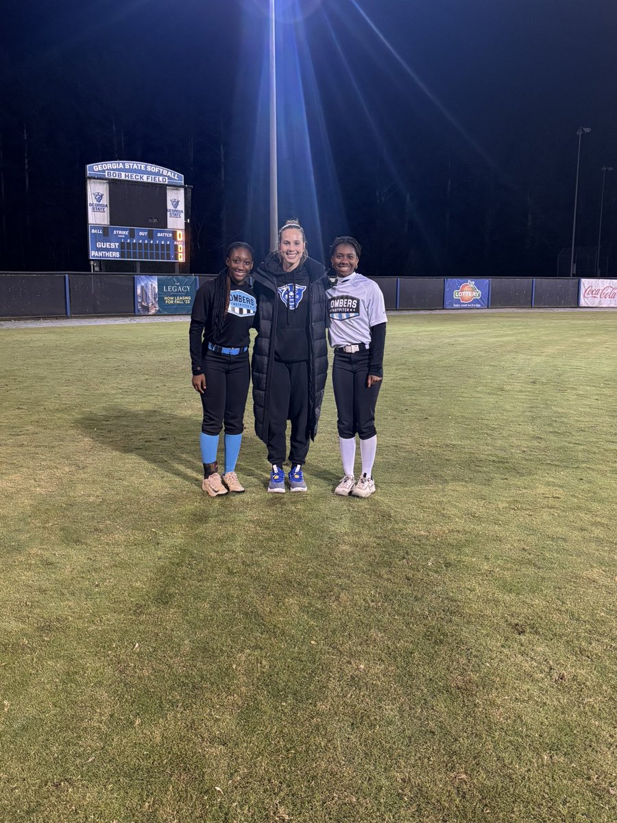 Big thanks to Coach Mueller and her staff at Friday’s <a href="/GSU_Softball/">GSU Softball</a> camp. Loved the instruction and the culture! 
<a href="/bomberspremier/">Bombers Premier Stephens-Rogers</a> <a href="/Becca_Mueller01/">Becca Owens</a> <a href="/SydneyKumzz/">Sydney Kuma</a>