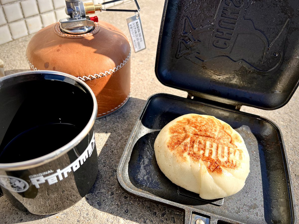 poyo91750010's tweet image. 𝐺𝑜𝑜𝑑 𝑚𝑜𝑟𝑛𝑖𝑛𝑔 🎣.*･ﾟ

そろそろ潮位が上がってきて
これからかな( *¯ ꒳¯)و✧

腹ごしらえに
CHUMS肉まん&amp;amp;ドリップ珈琲☕️
でほっこり♡⃛(◍︎´꒳`◍︎)𓂃◌𓈒𓐍

#おかっぱり #釣り 
#あったかい珈琲 #肉まん
#CHUMS肉まん 
#SOTO #WindＭaster
#CHUMS #ホットサンド
#ペトロマックス