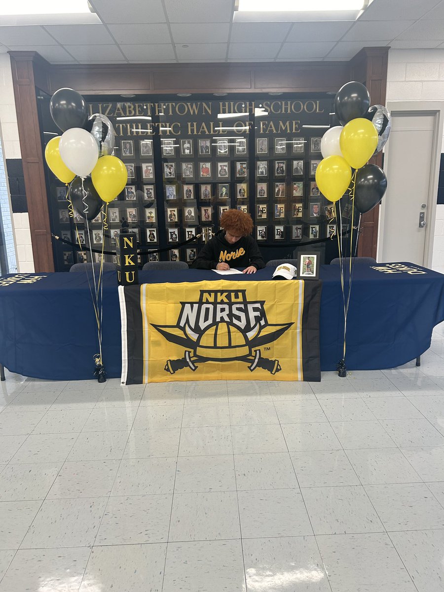 EHS Boys Soccer tweet media