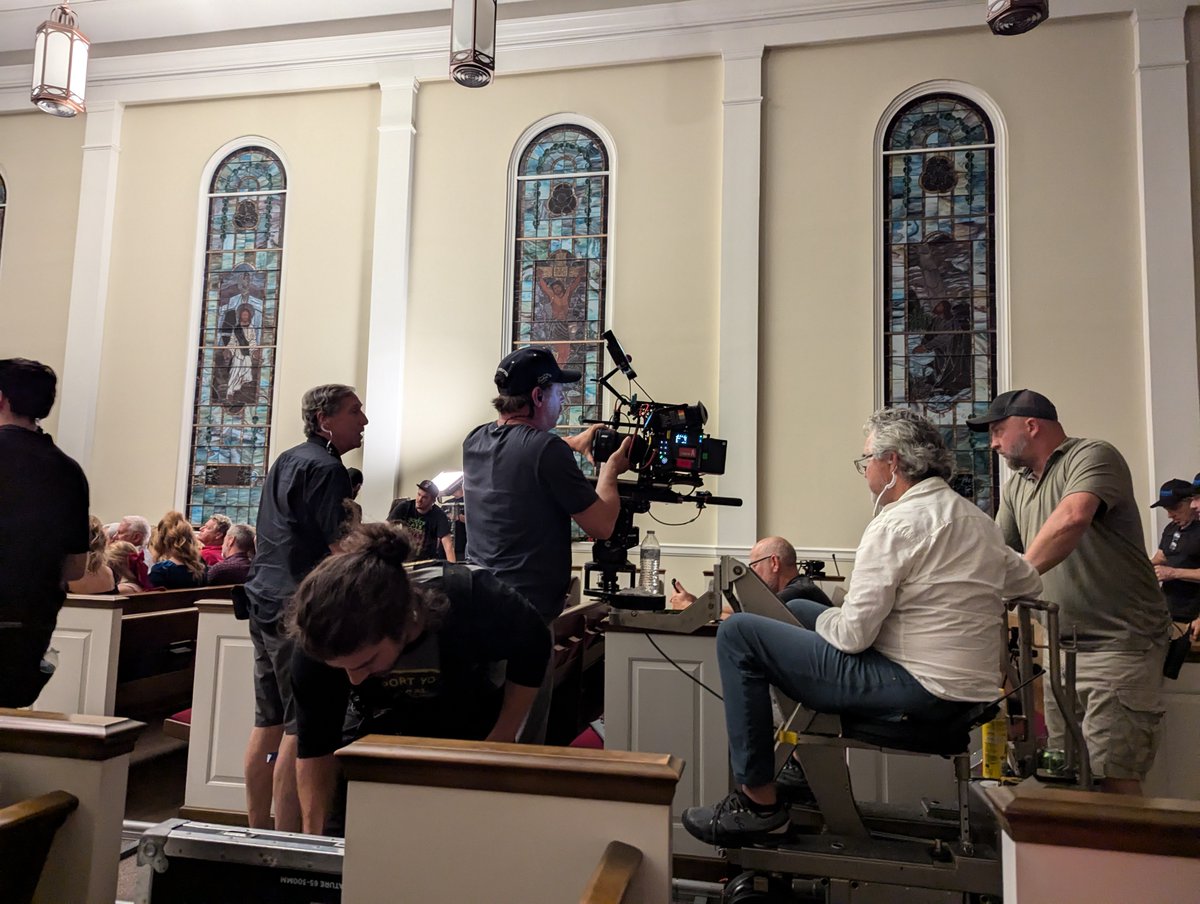 bonoisagod's tweet image. The Church! I know it well!
#backgroundactor
#ALittleWomensChristmas #ALWC @GAfamilyTV @OverholtLori
@TrevDon @jen_lilley @JillianMurray @LauraOsnes @MsGladysKnight @brandonredcup @brbird