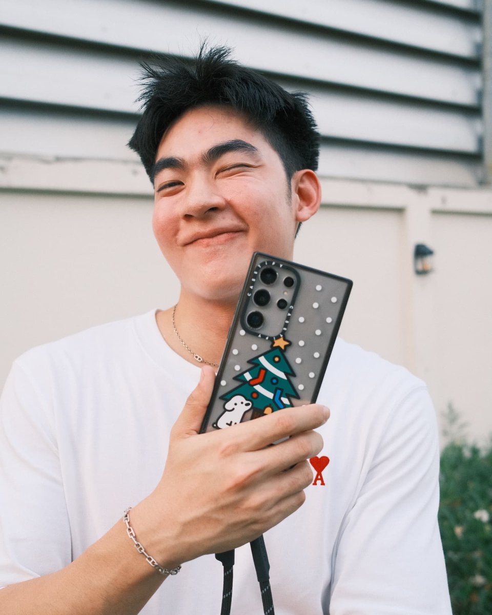 Greenkungz's tweet photo. 🎄✨ Keep your phone stylish and secure this season with Casetify's Festive Holiday Cases! The crossbody strap is perfect for every moment—holiday cheer, hands-free! 🎅📱
#CASETiFY #CASETiFYThailand #ImpactCase #MyEverydayProtection https://t.co/381gPGzFmH