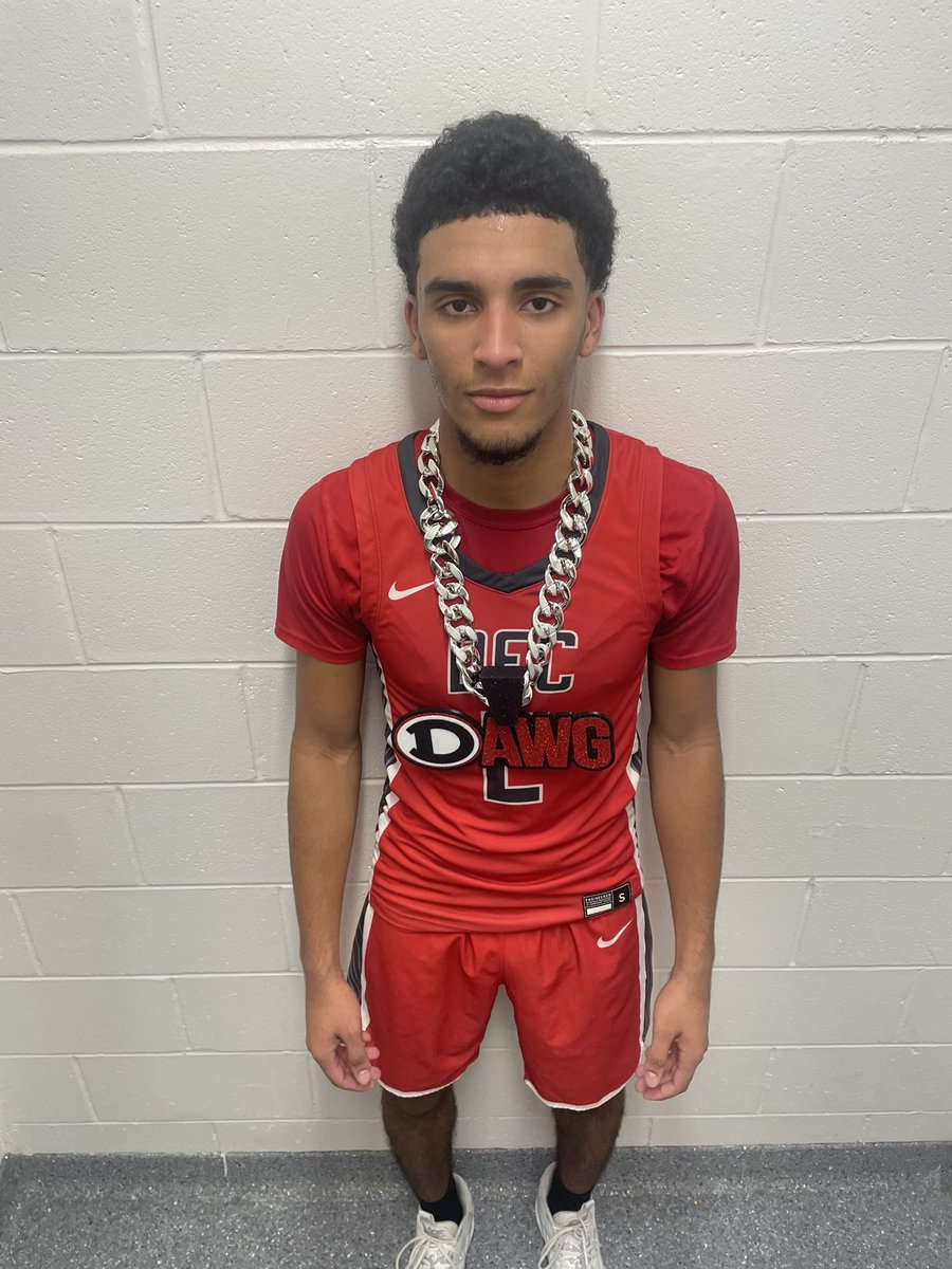 Dub‼️

Red Raiders hit a record 15 3s in Rd 1 of the Mako Classic vs. Shelby Co!

DAWG of the night goes to ‘25 G Kevin Duke with a 25pt 4th Q en route to a career high 32pt night! 

#GRR🔴 | #GRIT⚔️