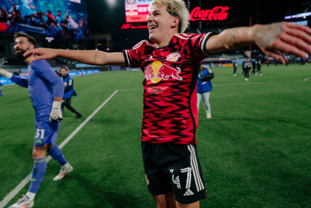 MLS's tweet image. When you realize New York is red. 🥳🔴