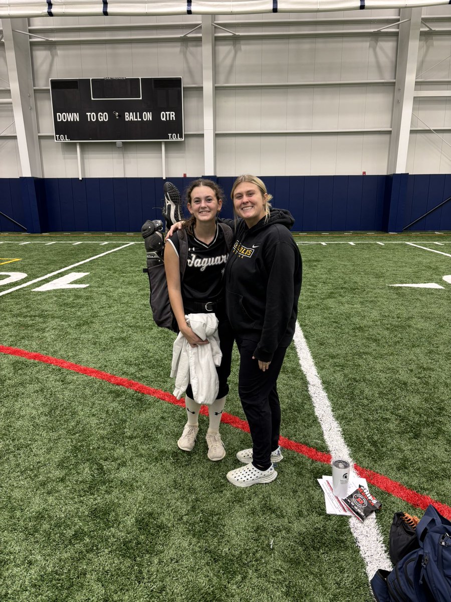 Evee Larson tweet media