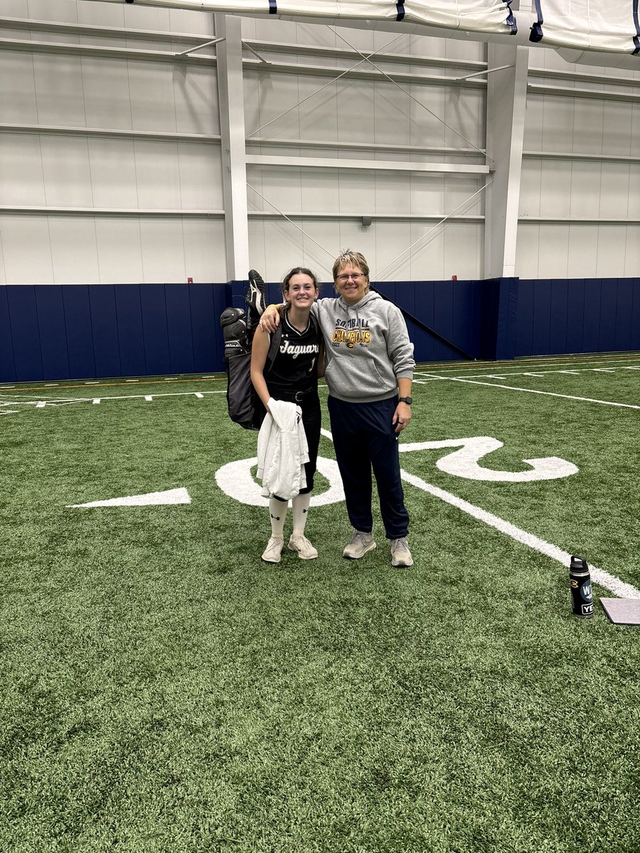 Evee Larson tweet media