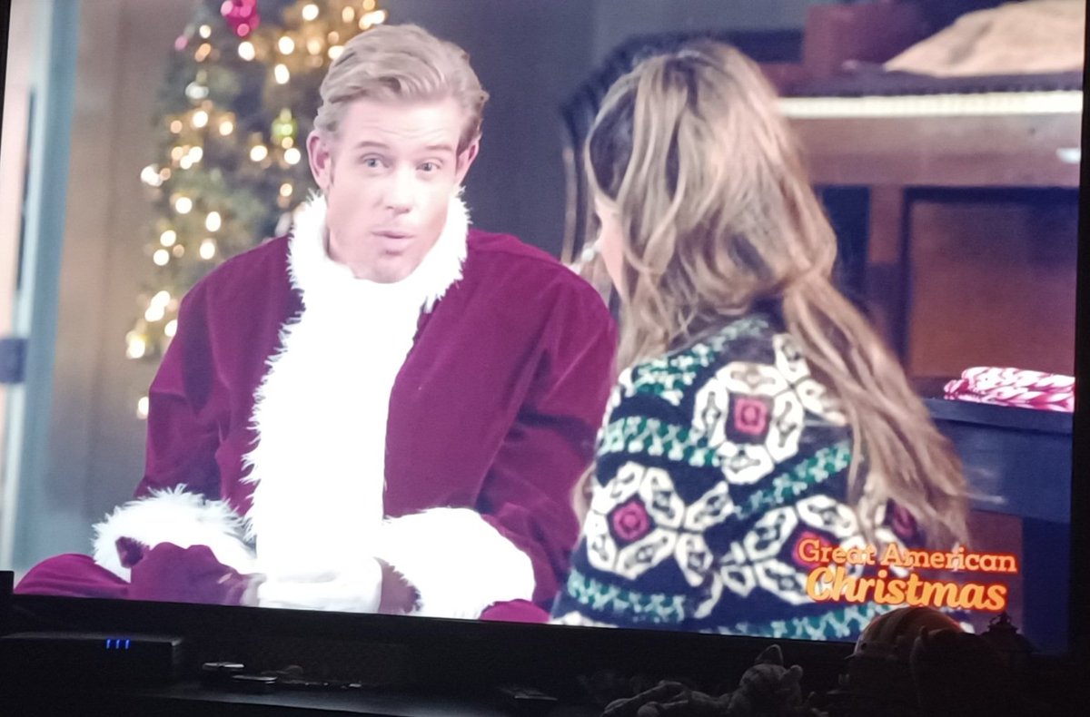 lynndamack's tweet image. Show me the &quot;GLINT &amp;amp; GLIMMER&quot;
I love that! The glimmer inside you is there deep inside....bring out the spark that&apos;s burning &amp;amp; wants to be in your writing! ✨️  #ALittleWomensChristmas #ALWC #DonoFANS