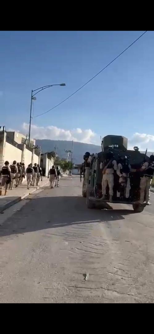 Ayiti se pou Ayisyen ! Polisye nou yo  montre ke yo pare pou bay solisyon AK pwoblem ensekirite jeneralize ki gen la.
SYNAPOHA ap kontinye mande otorite kap dirije peyi a ,bay lapolis la mwayen pou Polisye yo kapab ranpli misyon yo