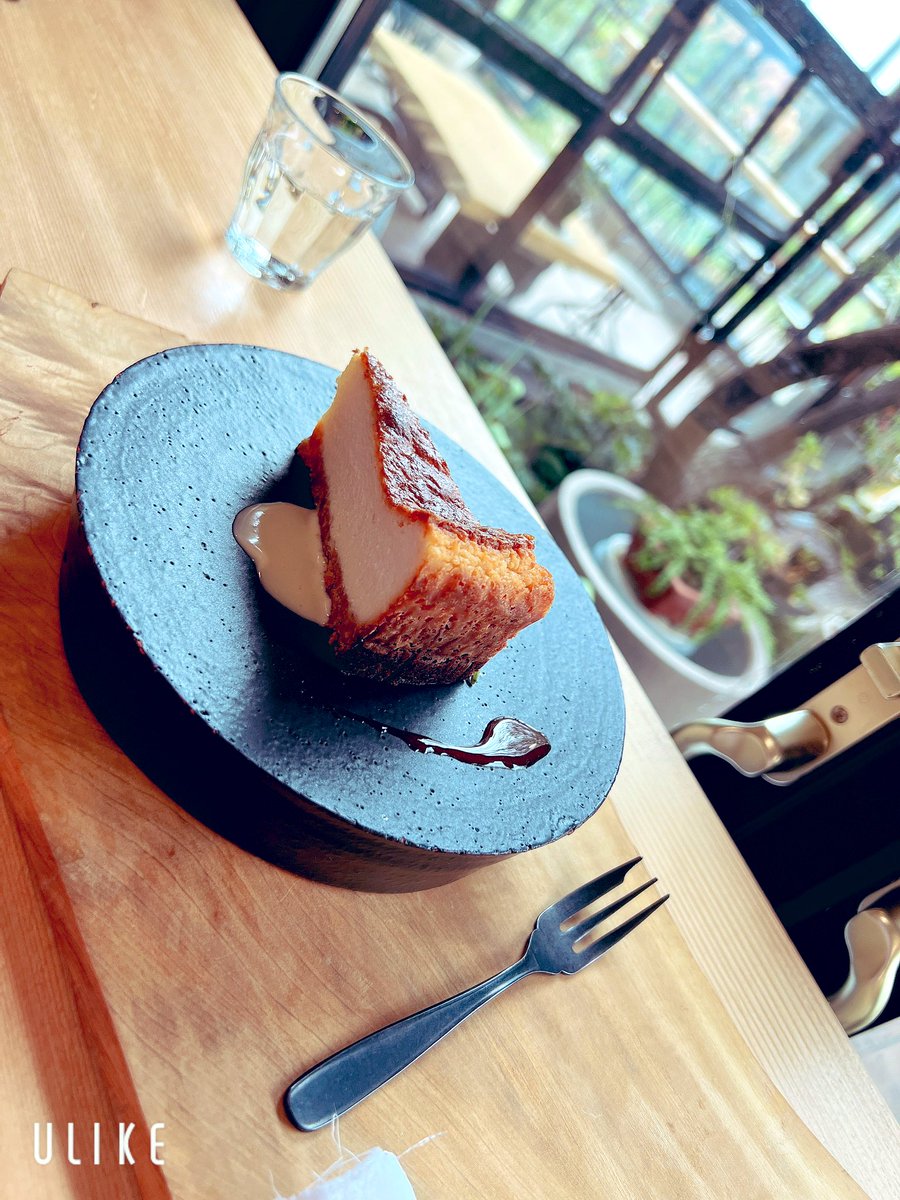 職場で1人後輩が辞めちゃうんだけどやっぱり1人欠けるだけで寂しいね😭
でも新たな道を頑張るって言ってたから応援しよう👍
美味しいケーキ食べながら後輩の夢の話聞くの結構好き☺️