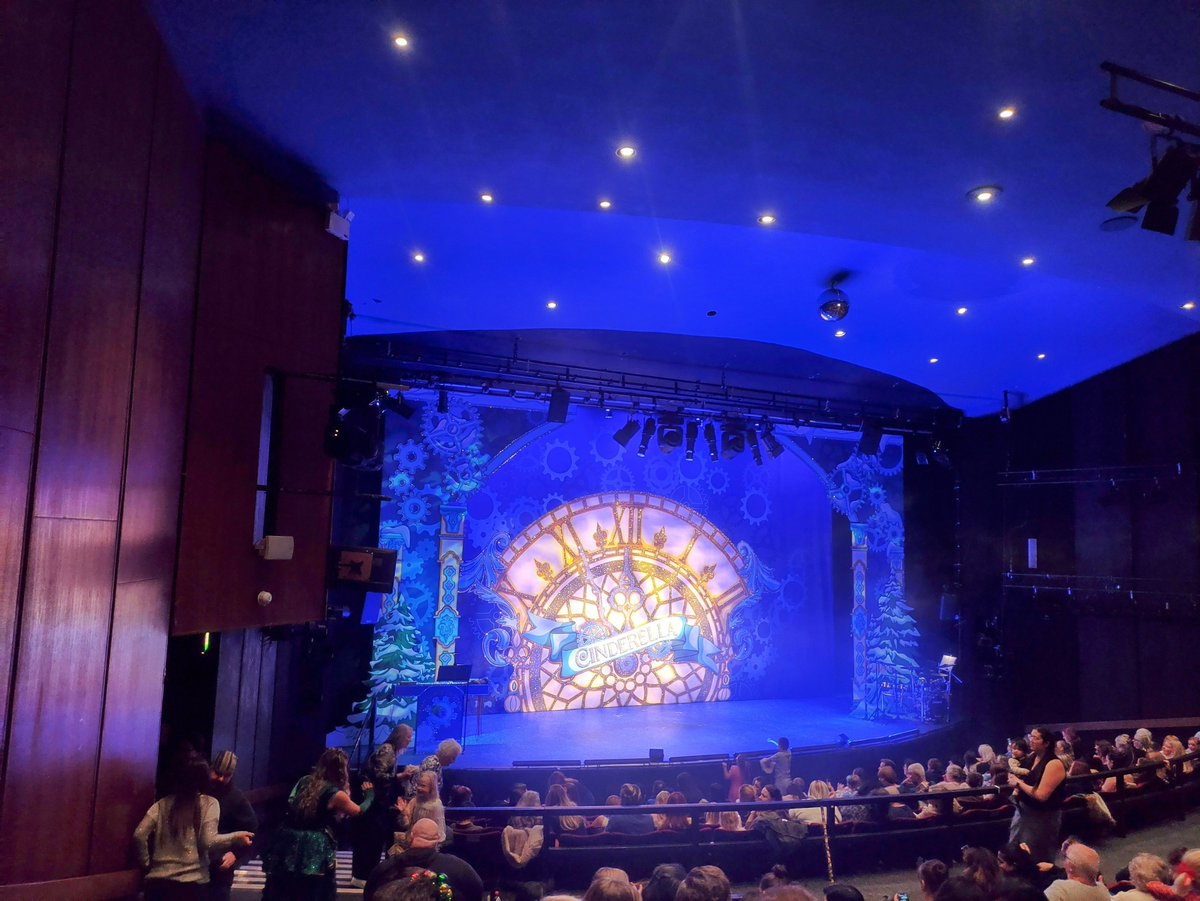 Hugely proud and full of festive joy after opening #Cinderella <a href="/QueensTheatreH/">Queen's Theatre Hornchurch</a> to wonderfully warm audiences. Couldn't be more delighted with my 1st directing gig in venue as Creative Director. Don't miss it, it's such a magical treat! ✨