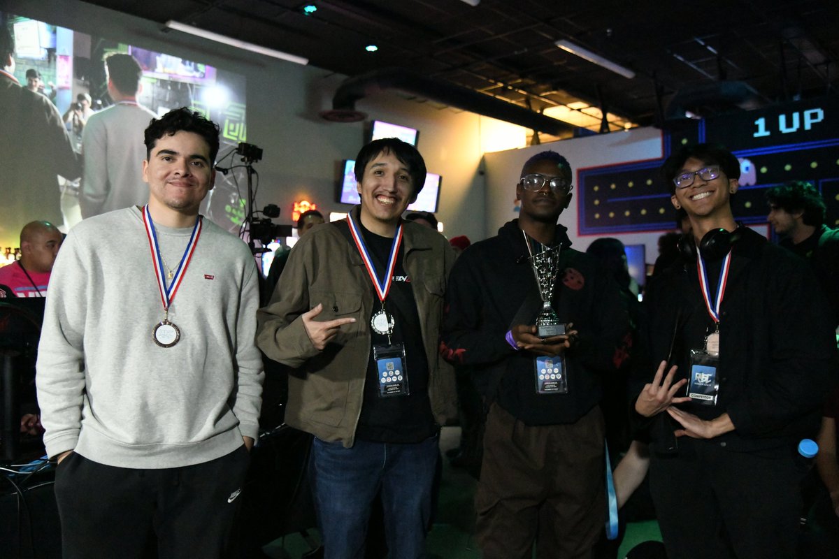 Congratulations to our #RISC2024 Tekken 8 top 4!
Thank you for coming out and showing support!

🥇 <a href="/KatstrOlOgical/">Kat🥀</a>
🥈 <a href="/Conflict220/">Conflict220</a>
🥉 Geno (Bsky)
🎖️ <a href="/J8A92316/">J8A - Julian Ochoa</a>

Full bracket:
start.gg/tournament/r-i…