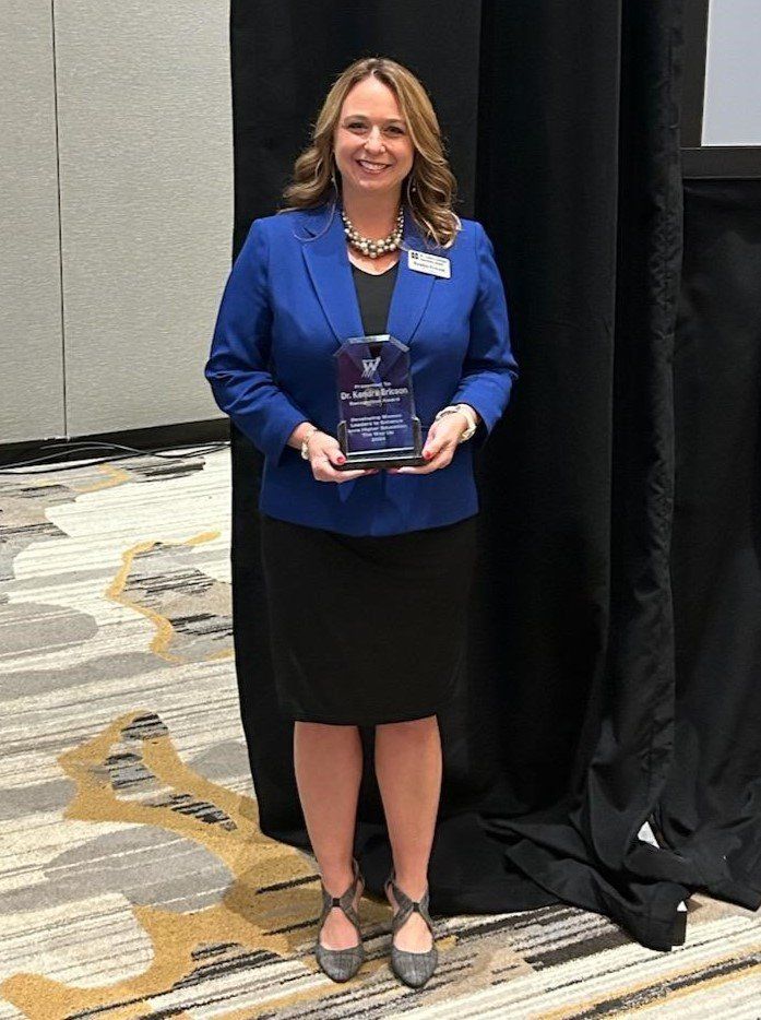 MED_Midwest's tweet photo. Kendra Ericson, Ph.D, RN, president of St. Luke’s College, has been named the 2024 recipient of the prestigious Recognition Award from “The Way Up Conference.” UnityPoint Health 

https://t.co/zMUj7OYDAk 

#MEDMagazine #WayUpConference #UnityPointHealth https://t.co/2RGJOhrItn