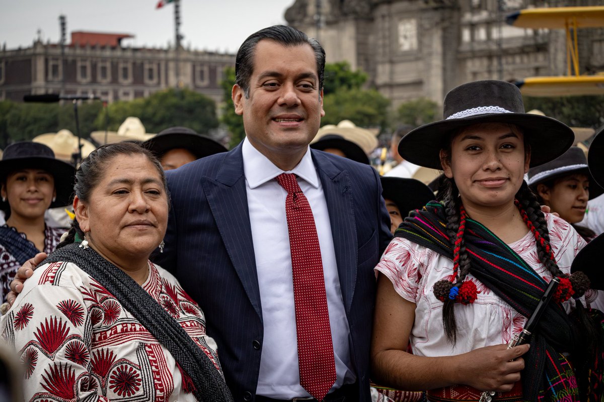 Banda Femenil Regional Mujeres del Viento Florido tweet media
