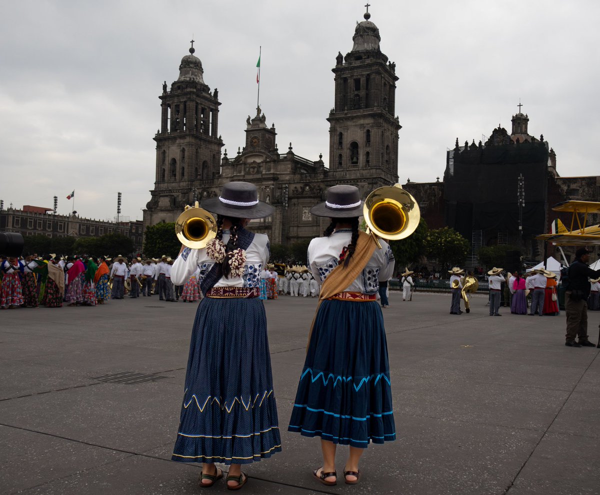 Banda Femenil Regional Mujeres del Viento Florido tweet media