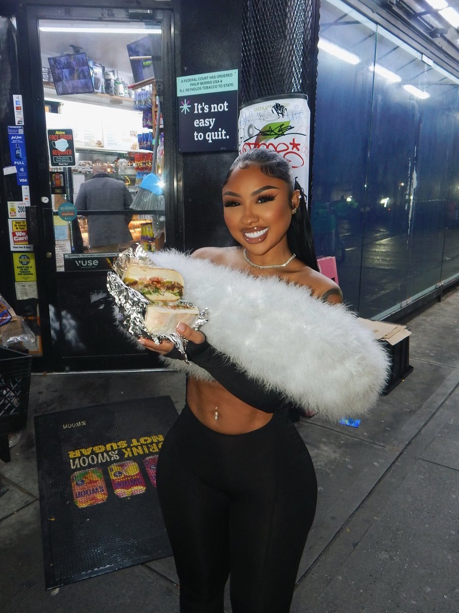 Met lil mama in the deli 😋