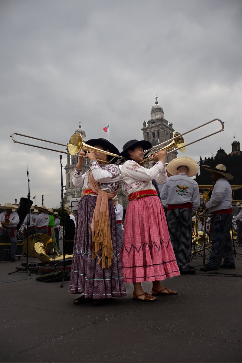 Banda Femenil Regional Mujeres del Viento Florido tweet media