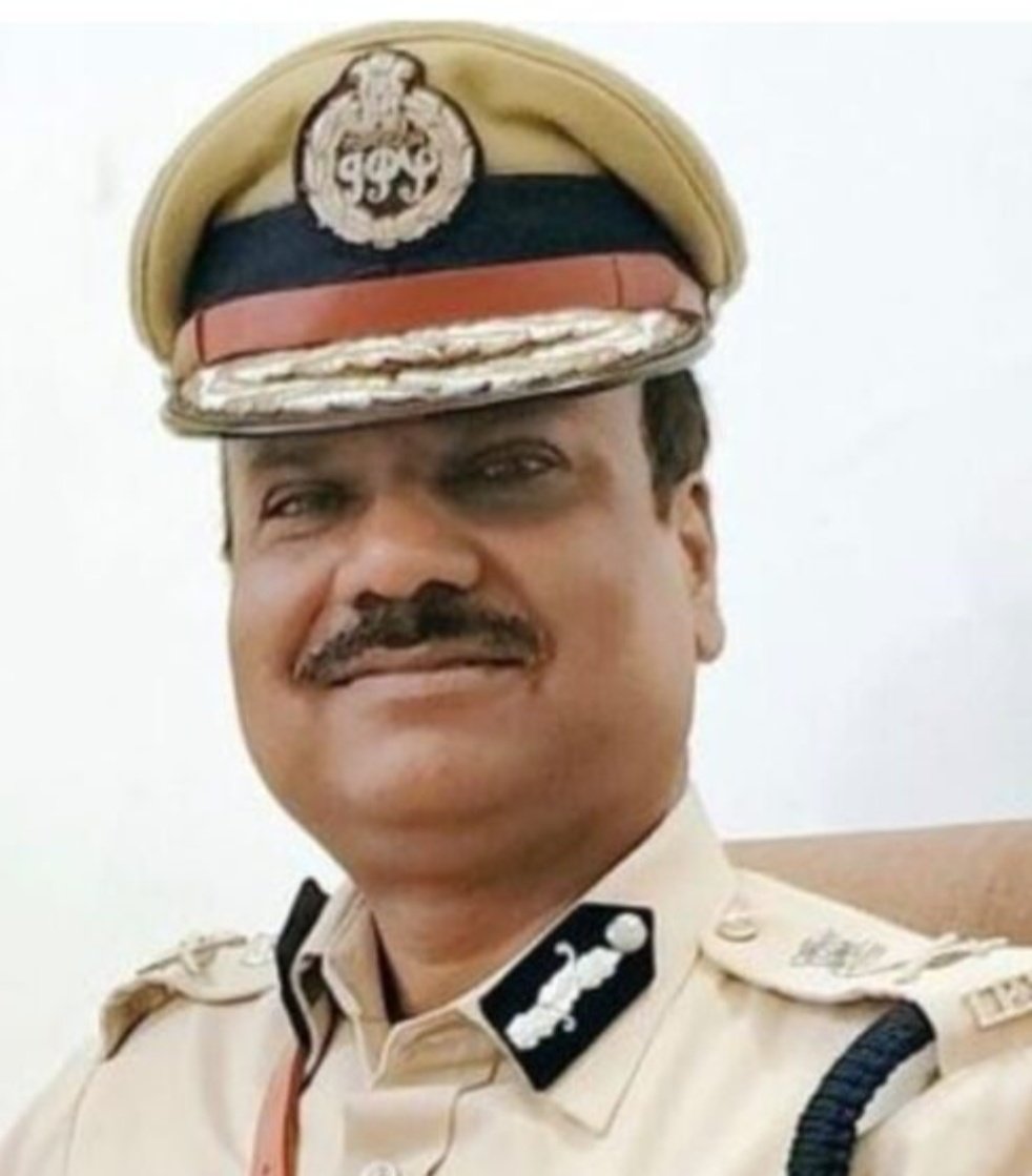 Vijay Kedia (@thevijaykedia) on Twitter photo Sr IPS officer Kailash Makwana (IPS/1988/MP) has been appointed as new DGP of #Madhyapradesh . He is 2nd youngest serving #IPS officer 1988 batch. He will replace #DGP Sudhir Saxena. <a href="/ips_kmak/">Kailash Makwana</a> Sr IPS officer Kailash Makwana (IPS/1988/MP) has been appointed as new DGP of #Madhyapradesh . He is 2nd youngest serving #IPS officer 1988 batch. He will replace #DGP Sudhir Saxena. <a href="/ips_kmak/">Kailash Makwana</a>