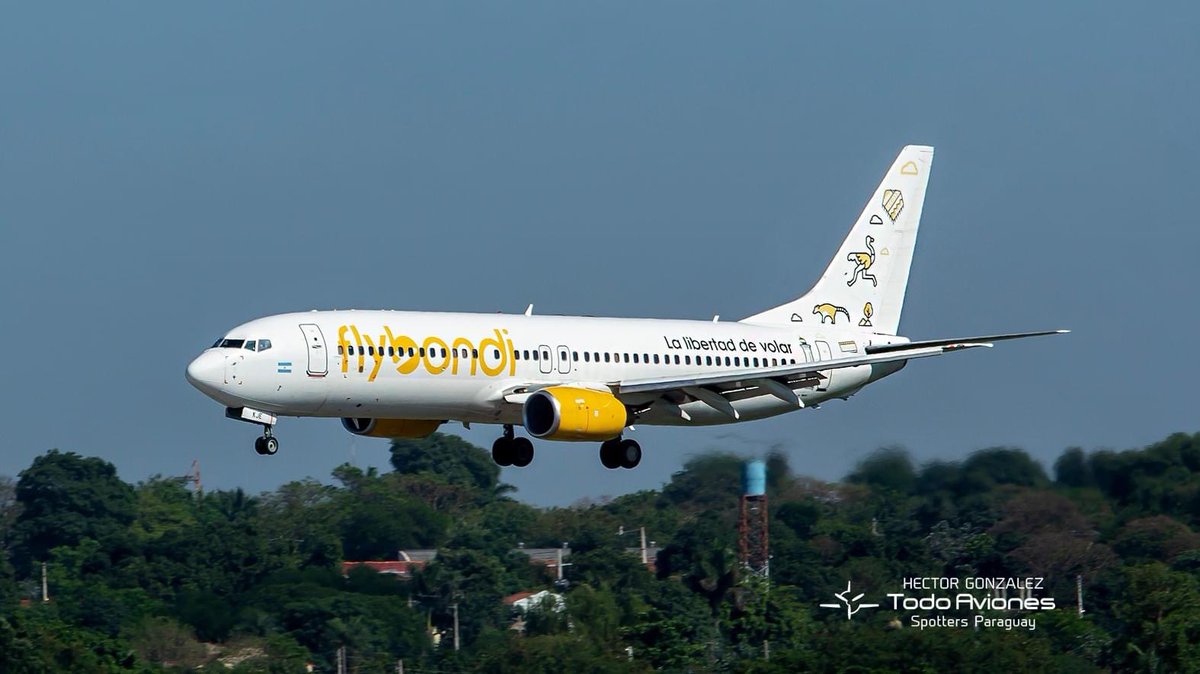 Algunas Aeronaves que llegaron a Paraguay el día de hoy trayendo hinchas de Racing de Argentina y Cruzeiros de Brasil.