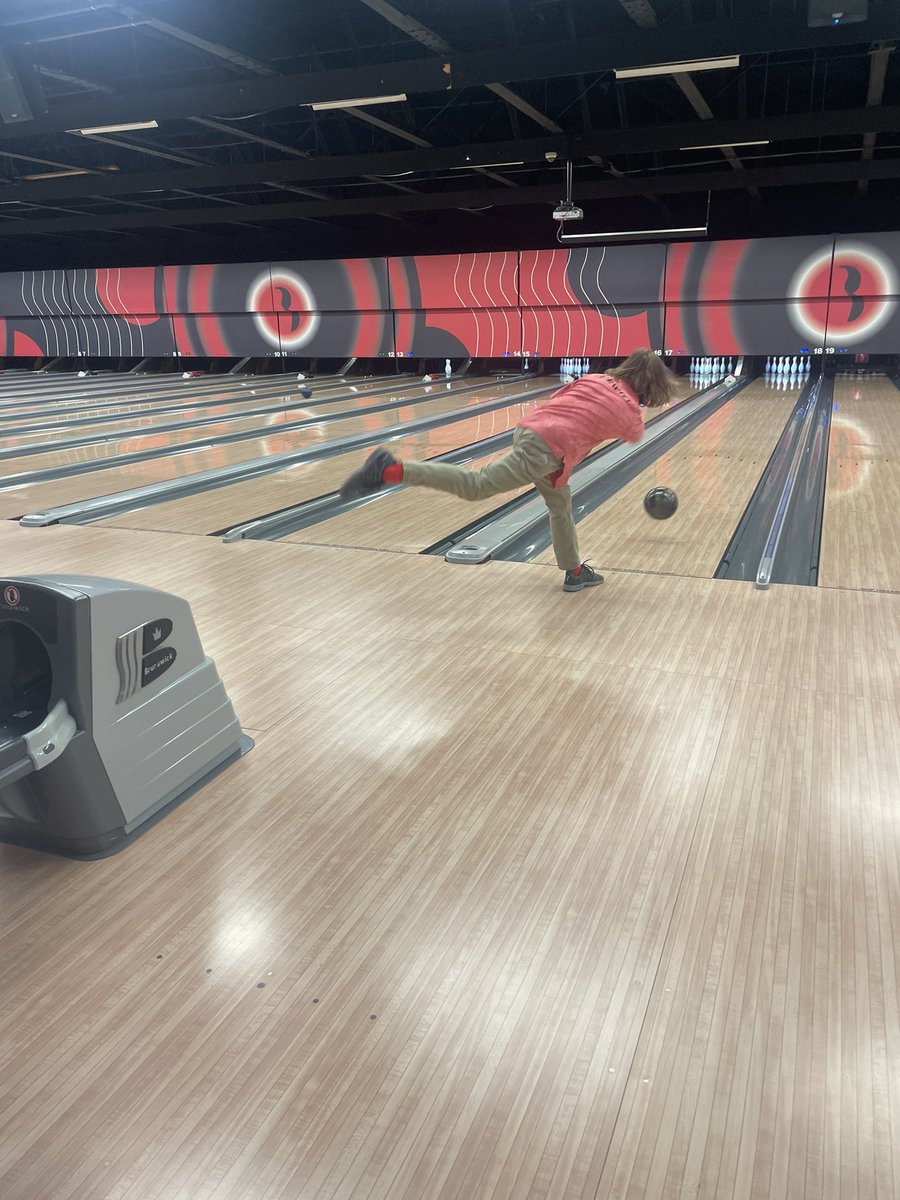ladydog5475's tweet photo. @BrightonHighTN Today's tournament the boys bowl six games and the top six cumulative scores advance to the State Tournament in January. Corbin Dewitt made an incredible comeback when he bowled a 242 in his last game to place 7th. Great job!!! https://t.co/awCEDgmksI