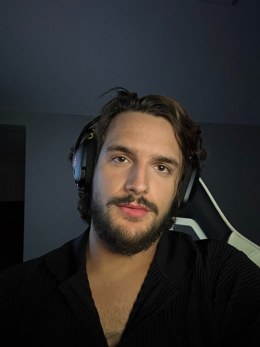 SAMUEL HODECKER tweet media