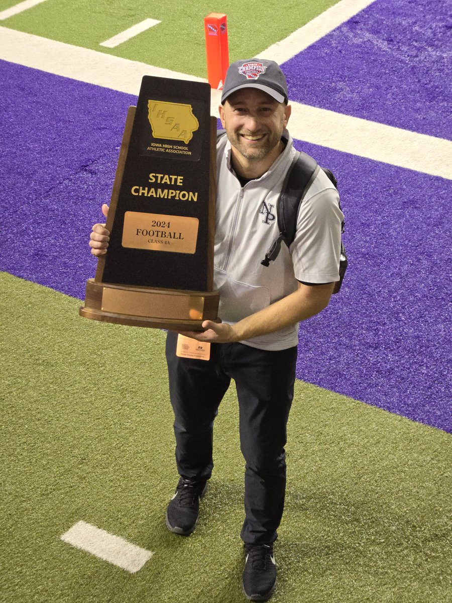 CoachZizis's tweet photo. These players focused on improving every day, were willing to be coached, and just cared for one another. They didn't care who scored or made the big play. Very unselfish team. Couldn't ask to coach a better group of young men. #GoComets #CometStrength #StateChamps https://t.co/KCW7qplrkG