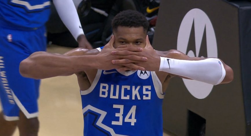 Giannis aprova a celebração do Viktor Gyökeres👀