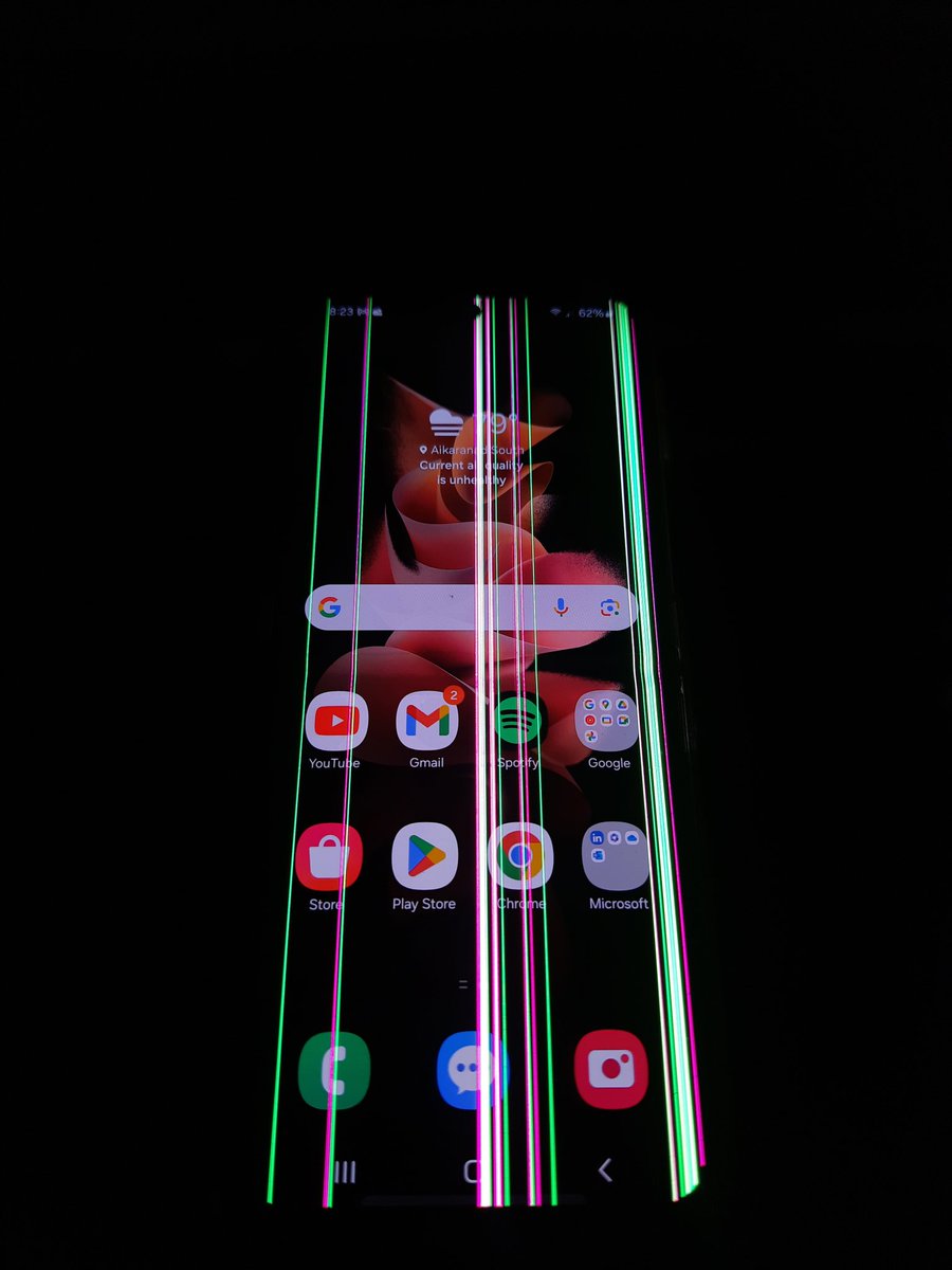 georgeeejacobk's tweet photo. A samsung flip phone after 6 months. https://t.co/tSY2K7Zpbr