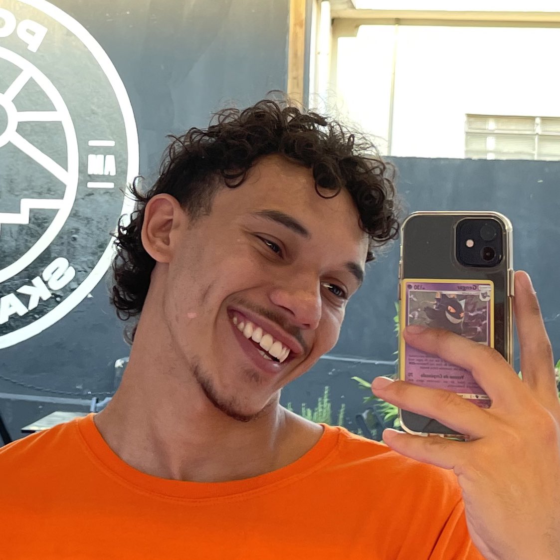 JonassGot's tweet photo. que mane bunda de homem, quero ver é o sorriso! https://t.co/Je6ru2RKEW