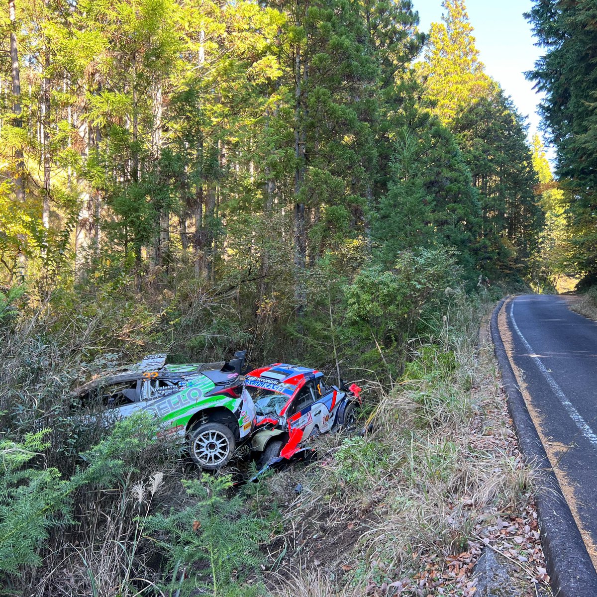 Ott Tänak and Heikki Kovalainen crashed out of Rally Japan on exactly the same corner 🫣 #WRC