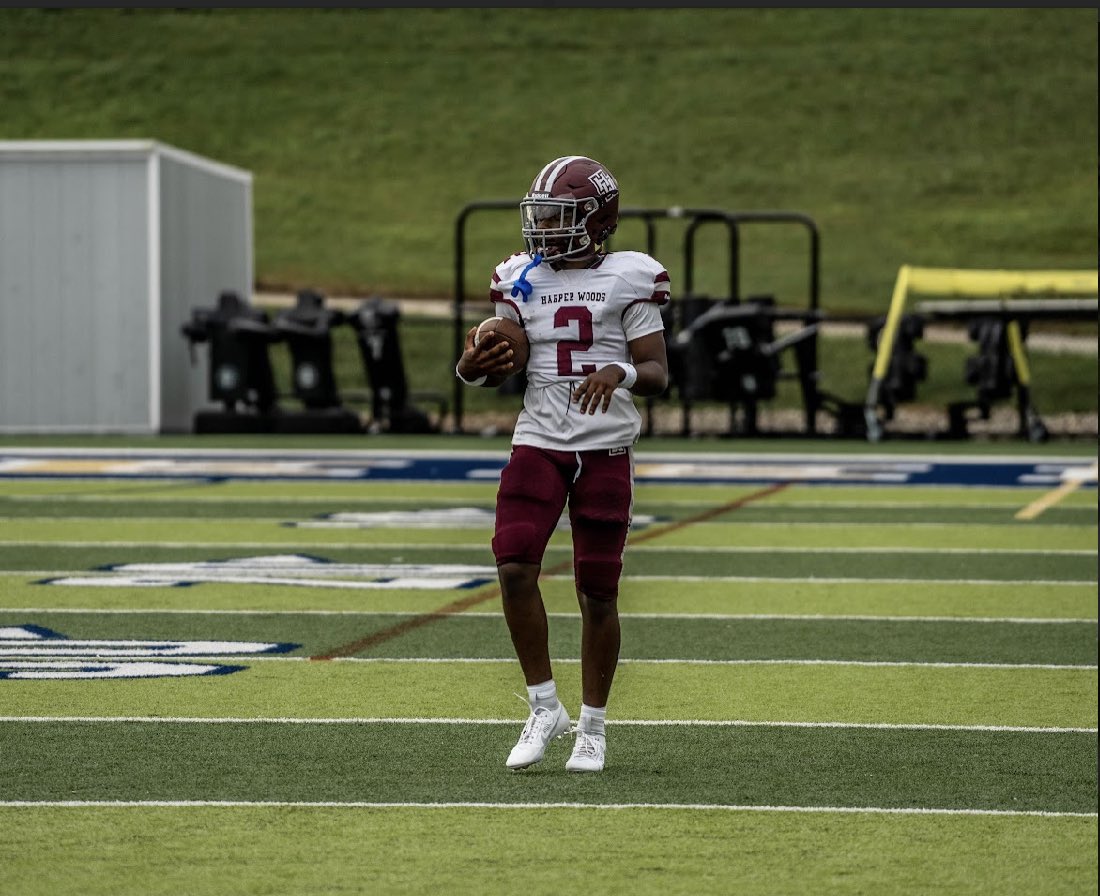 ColbyBailey1k's tweet image. Thank you high school football for the best years of my life. I appreciate it all my brothers I made over the years and lastly I want to say thank you to all my coaches for being the best coaches I played for so far. Thank you Harper woods football!!